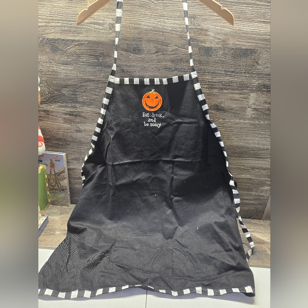 Halloween Beetlejuice Eat Drink Be Scary‎ Apron For Cooking